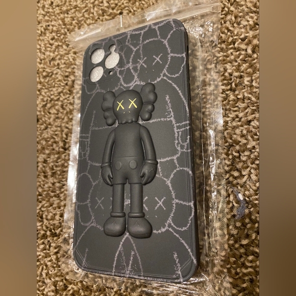 Iphone 11 case - Picture 2 of 2